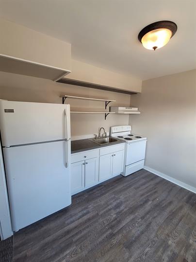 432 Leonard Street Northwest - 3